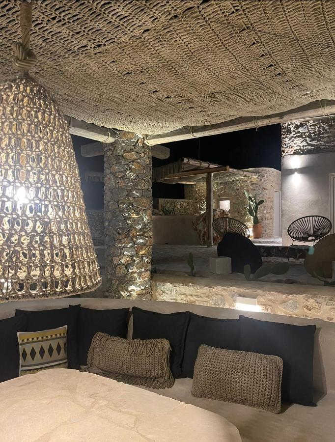 Tserova Rocks Dhrosopiyi Ngoại thất bức ảnh
